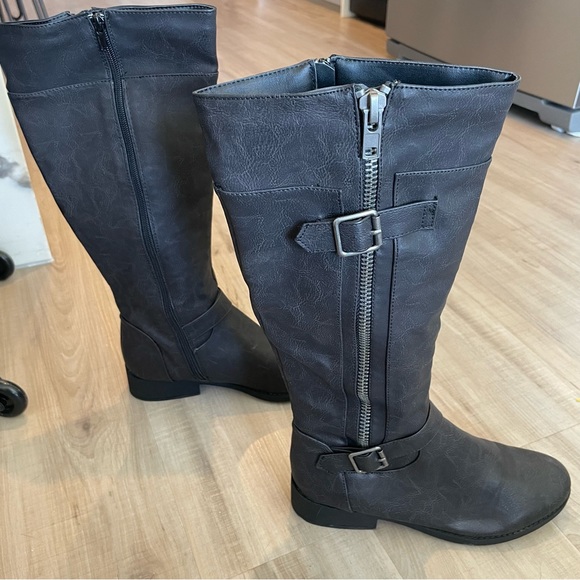 Faux Leather mid-calf boots - Picture 2 of 2